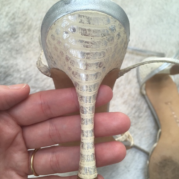 Manolo Blahnik snake skin shoes. - Picture 3 of 8